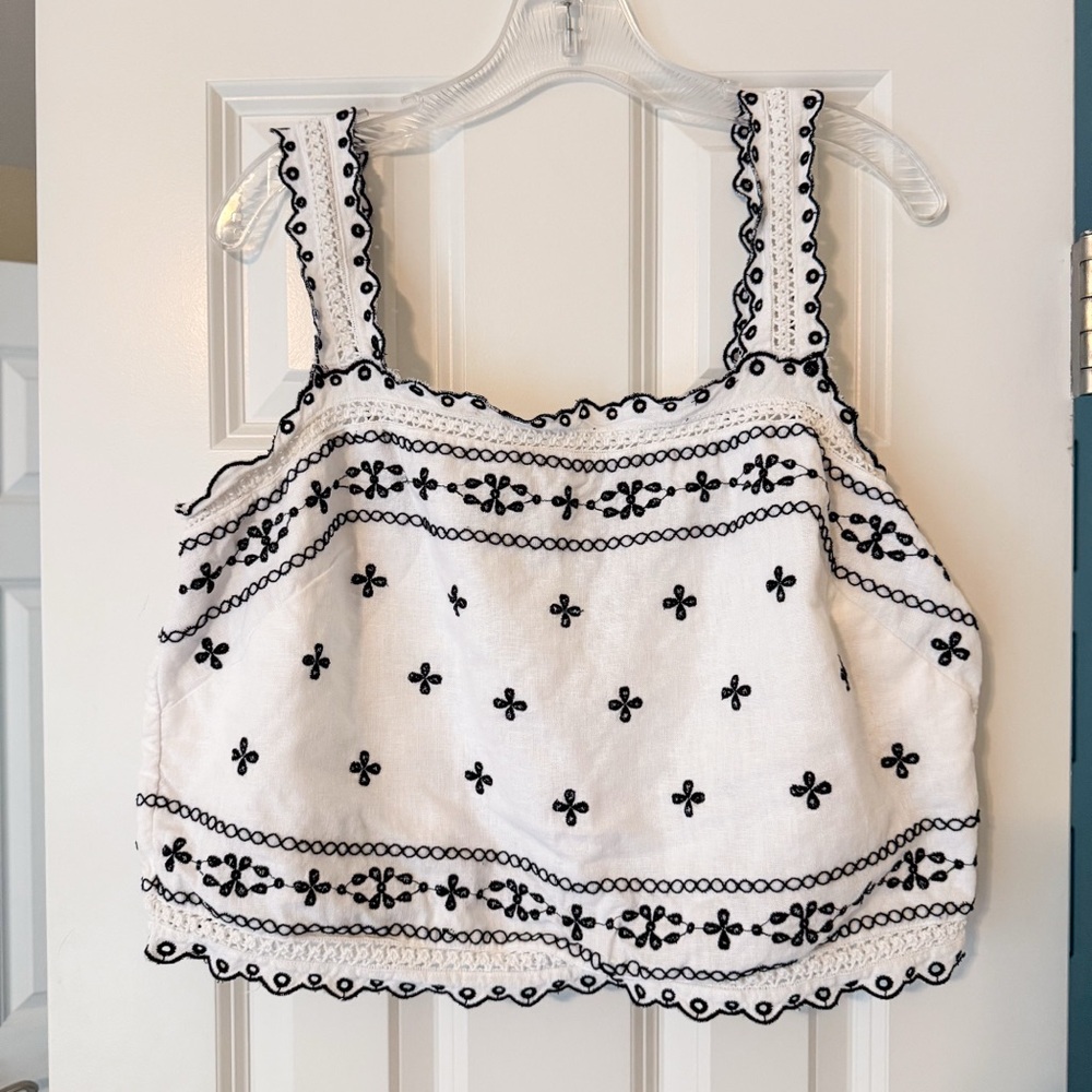 Abercrombie & Fitch White Cropped Eyelet Tank with Black Embroidery
